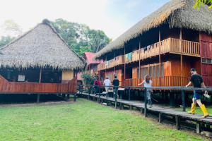AMAZON DOLPHIN LODGE