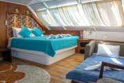 ANAHI CATAMARAN GALAPAGOS