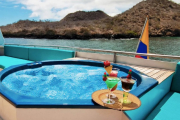 ANAHI CATAMARAN GALAPAGOS