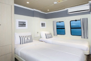 ARCHIPEL 1 CATAMARAN GALAPAGOS