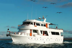 DARWIN GALAPAGOS YACHT