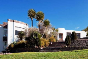 EL CRATER HOTEL – Mitad del Mundo (Pululahua)