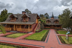 PUERTO LAGO COUNTRY INN - Otavalo
