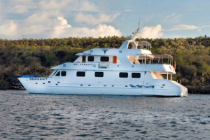 SEAMAN CATAMARAN GALAPAGOS